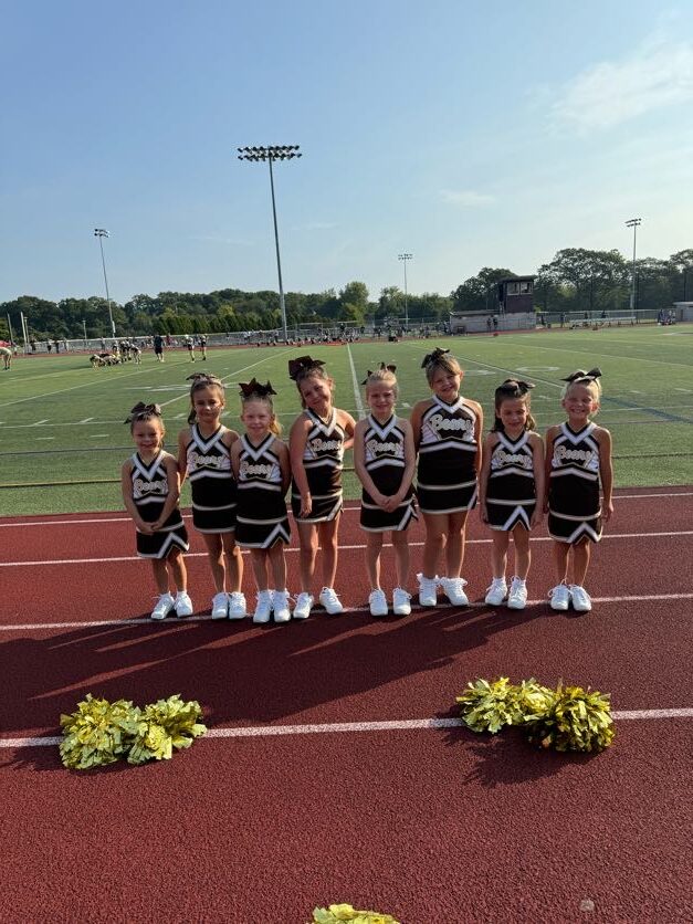Stonington Bears cheer photo 14