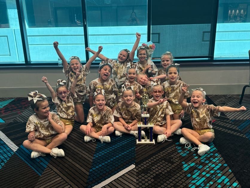 Stonington Bears cheer photo 20