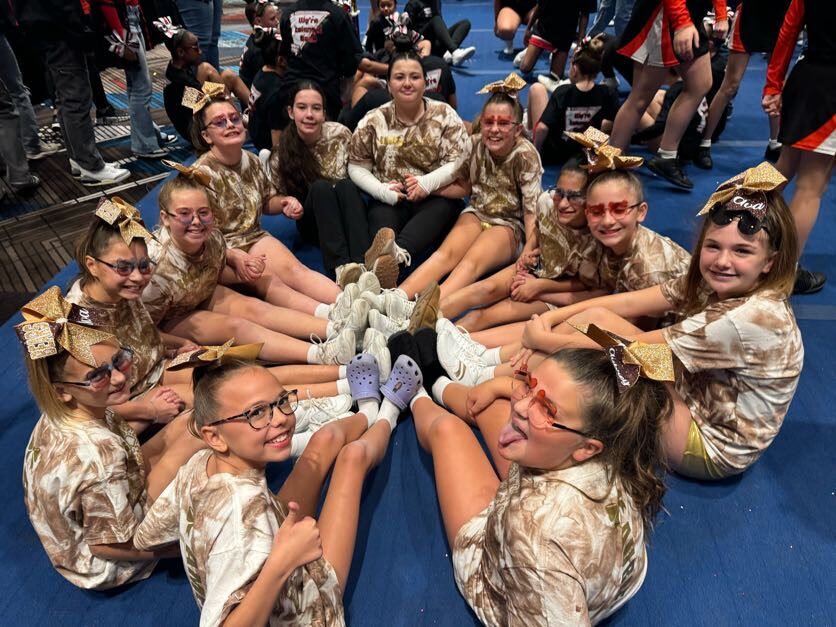 Stonington Bears cheer photo 21