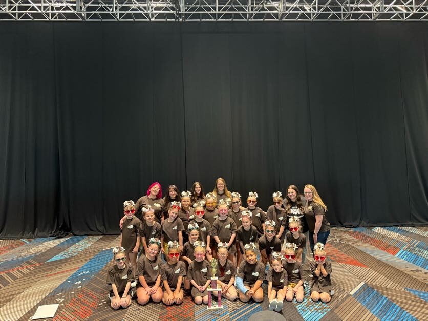 Stonington Bears cheer photo 25
