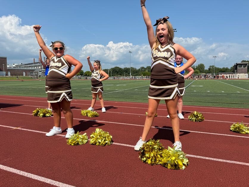 Stonington Bears cheer photo 28