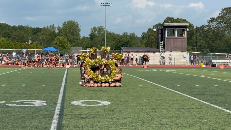Stonington Bears cheer photo 29