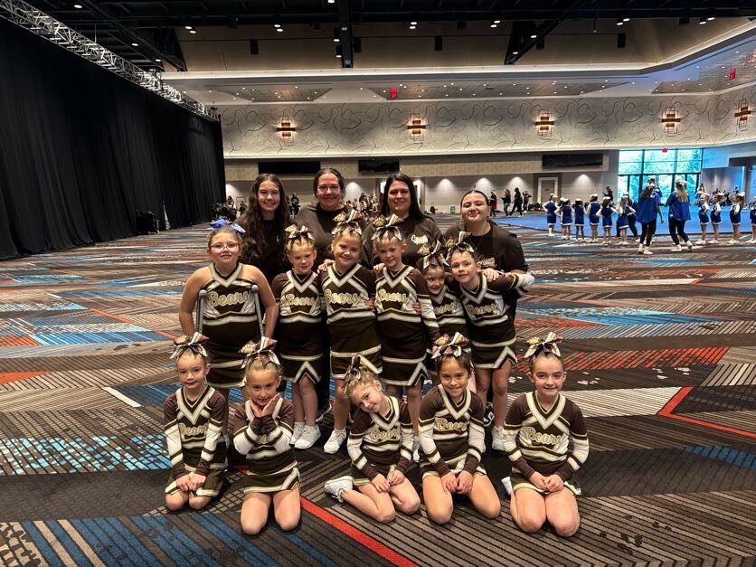 Stonington Bears cheer photo 38