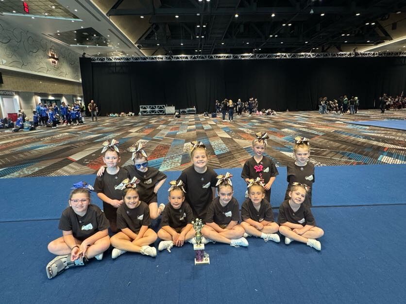 Stonington Bears cheer photo 39